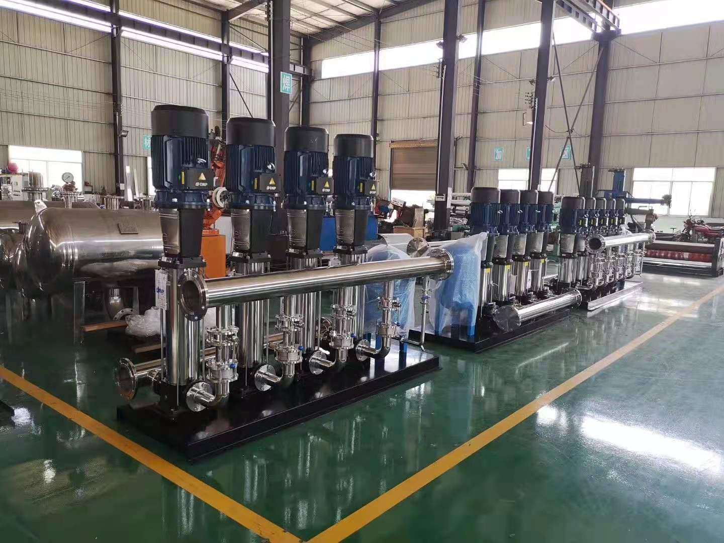 標準化的供水設備生產(chǎn)車間