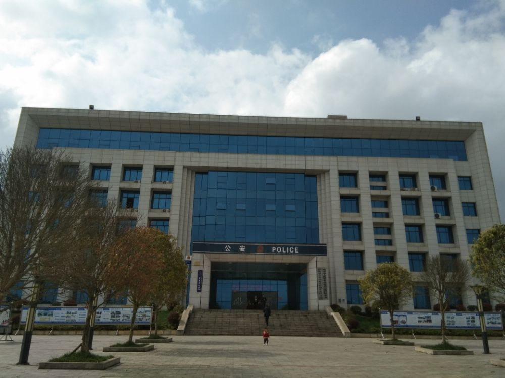 甕安縣公安局招標(biāo)采購(gòu)中贏(yíng)一套恒壓給水設(shè)備+304不銹鋼水箱