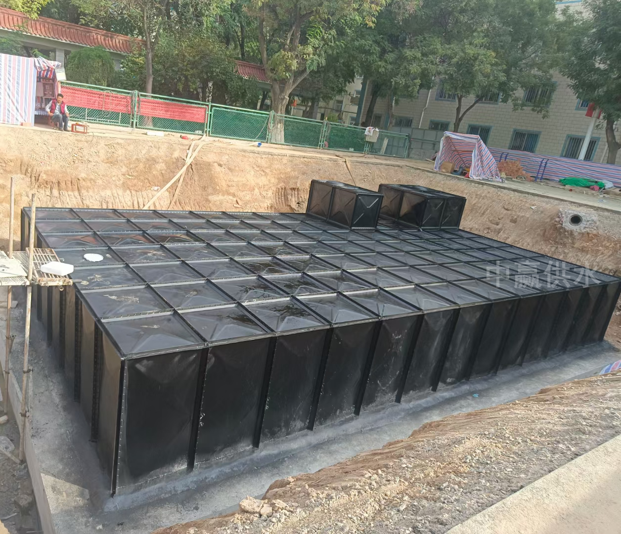 地埋式一體化消防水池泵房裝配式結(jié)構(gòu)減少了施工現(xiàn)場的噪音和環(huán)境污染